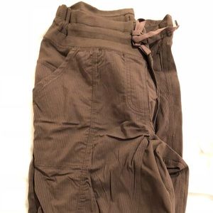 Like new Lulu parachute material